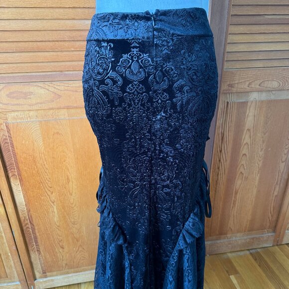 Gothic Victorian Vkei Velvet Eden Black Damask Velvet Lace-Up Ruffle Skirt S - Picture 8 of 8